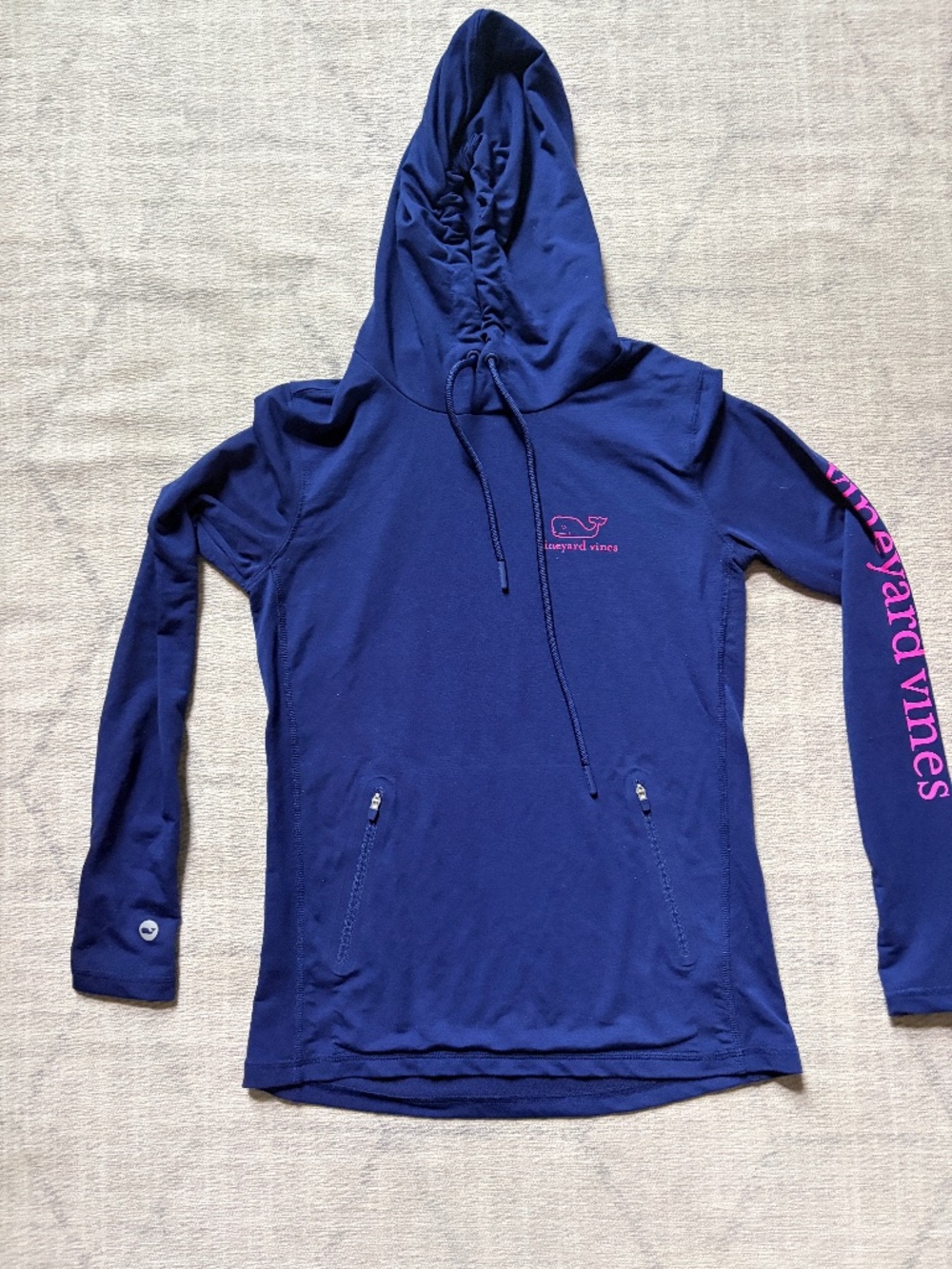Women's Vineyard Vines XXS performance long sleeve with hood and zipper pockets
